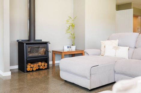 Photo of property in 981 Colyton Road, Bunnythorpe, Feilding, 4775