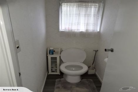 Photo of property in 1/2 Taonui Street, Rosehill, Papakura, 2113