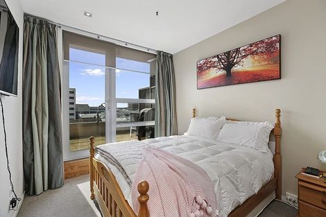 Photo of property in 22 Liardet Apartments, 402/22 Liardet Street, New Plymouth, 4310