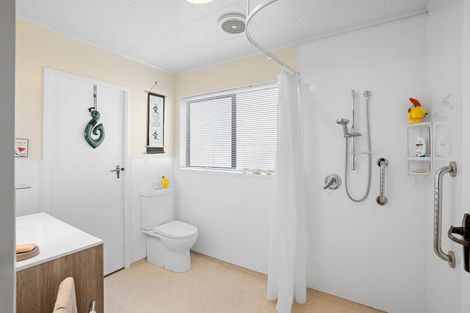 Photo of property in 10 Broadbelt Grove, Levin, 5510