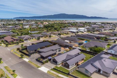 Photo of property in 99 The Drive, Paraparaumu Beach, Paraparaumu, 5032