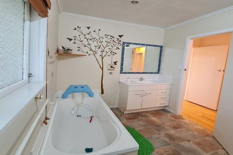 Photo of property in 1/15 Manuka Road, Bayview, Auckland, 0629