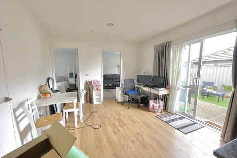 Photo of property in 3 Twin Parks Rise, Papakura, 2110