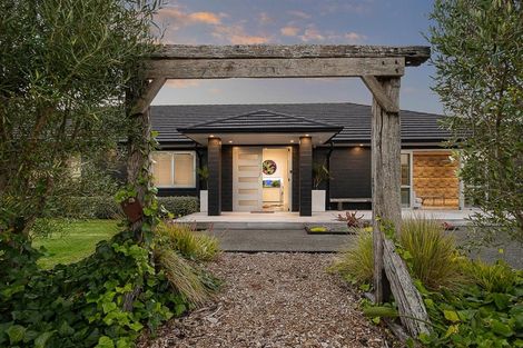 Photo of property in 583 State Highway 16, Kumeu, 0891