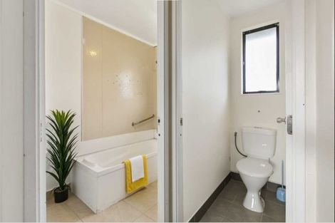 Photo of property in 2/61 Redcrest Avenue, Red Hill, Papakura, 2110