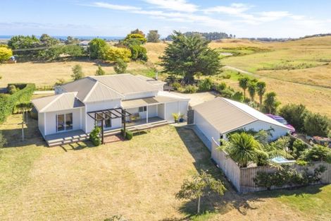 Photo of property in 8a Tirimoana Place, Otamatea, Whanganui, 4501