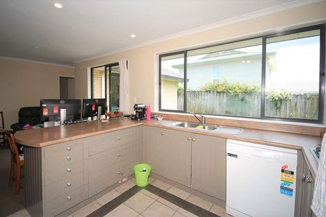 Photo of property in 3 Bluestone Rise, Rosedale, Auckland, 0632