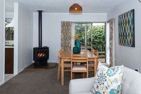 Photo of property in 33 Jillteresa Crescent, Half Moon Bay, Auckland, 2012