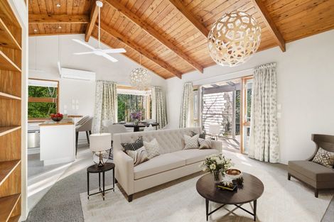 Photo of property in 24 West Hoe Road, Orewa, 0931