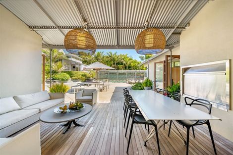 Photo of property in 360 Paremata Road, Whitby, Porirua, 5381