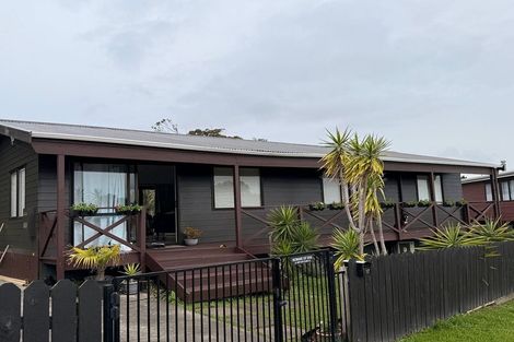 Photo of property in 17 Mona Vale, West Harbour, Auckland, 0618