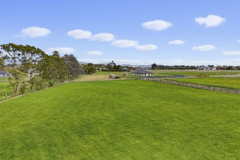 Photo of property in 425 Tararua Road, Levin, 5571