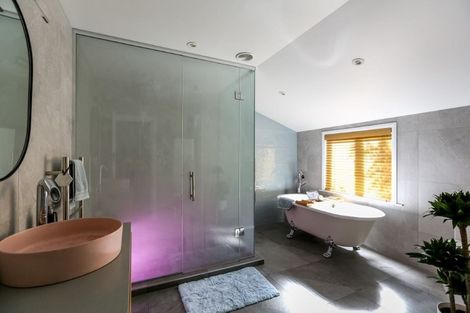 Photo of property in 76 Barrett Street, Westown, New Plymouth, 4310