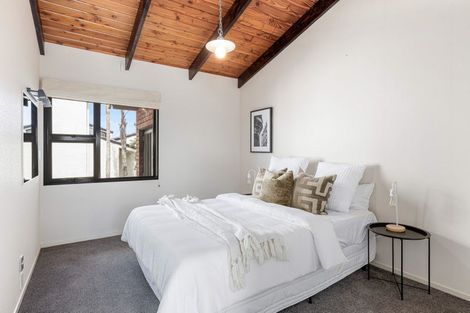 Photo of property in 8 Durness Place, Red Beach, 0932