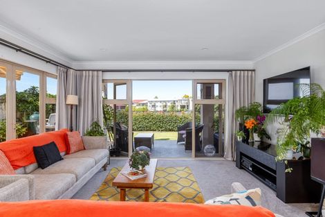 Photo of property in 1/126 Whangaparaoa Road, Red Beach, 0932