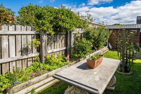 Photo of property in 3a Pukatea Street, Eastbourne, Lower Hutt, 5013