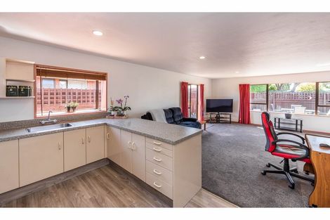 Photo of property in 2/17 Wiremu Street, Redwood, Christchurch, 8051