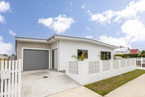 Photo of property in 102 Auckland Road, Greenmeadows, Napier, 4112