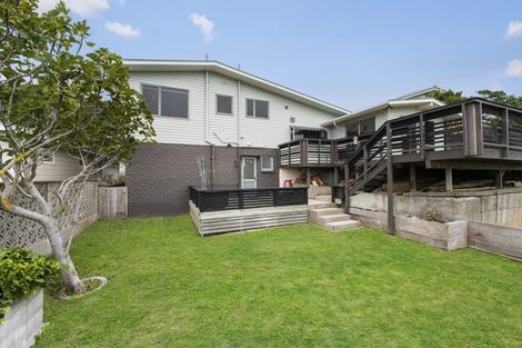 Photo of property in 11 Southern Cross Crescent, Island Bay, Wellington, 6023