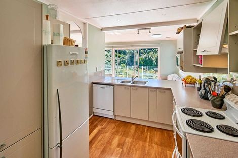 Photo of property in 5 Panorama Grove, Harbour View, Lower Hutt, 5010