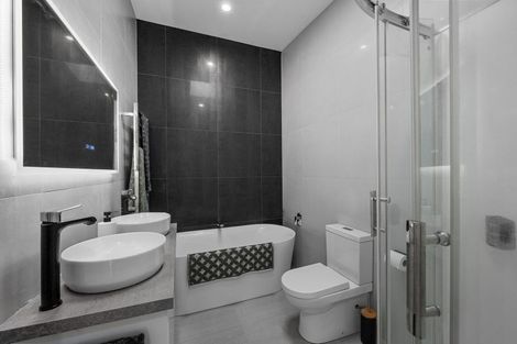 Photo of property in 21 King Richard Place, Browns Bay, Auckland, 0630