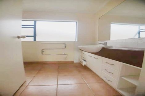 Photo of property in 11 Carlingford Drive, East Tamaki, Auckland, 2016