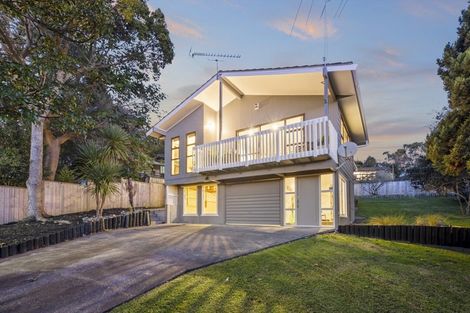 Photo of property in 27 William Hadlow Place, Hatfields Beach, Orewa, 0931