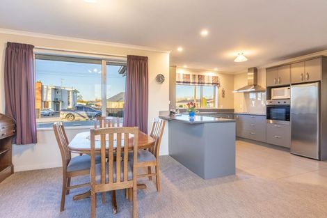 Photo of property in 100 Park Street, Winton, 9720