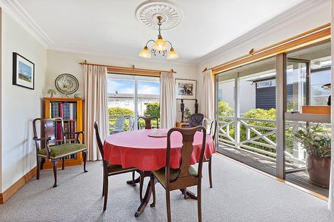 Photo of property in 16 Cecil Road, Milford, Auckland, 0620
