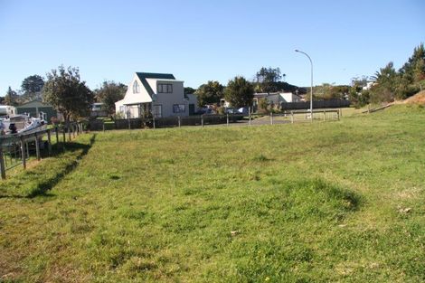 Photo of property in 8 Juniper Road, Sunnynook, Auckland, 0620