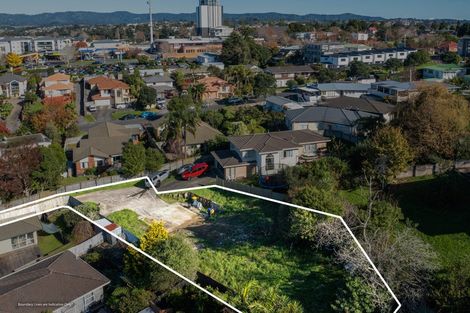 Photo of property in 16 Millstream Drive, Henderson, Auckland, 0610