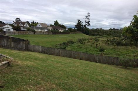 Photo of property in 66 De Quincey Terrace, Highland Park, Auckland, 2010