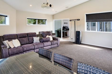 Photo of property in 5b Whitehouse Road, Titahi Bay, Porirua, 5022