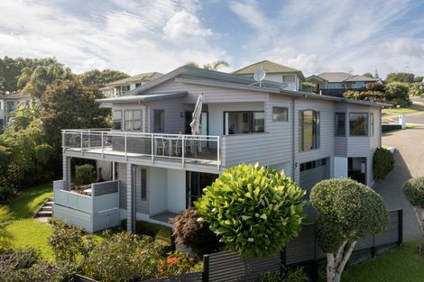 Photo of property in 36 Downing Place, Welcome Bay, Tauranga, 3112