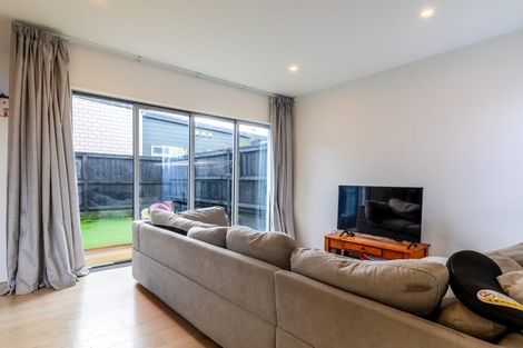 Photo of property in 15 Heri Lane, Westgate, Auckland, 0814