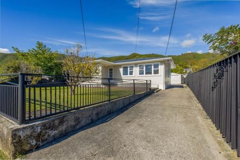 Photo of property in 14 Ruthven Road, Wainuiomata, Lower Hutt, 5014