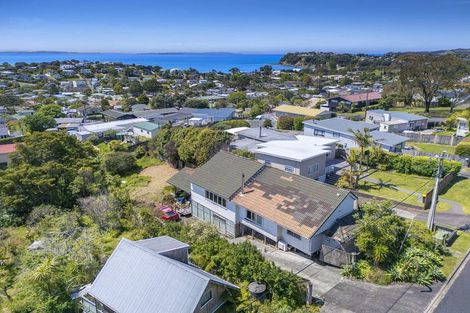 Photo of property in 10 Surf Road, Stanmore Bay, Whangaparaoa, 0932