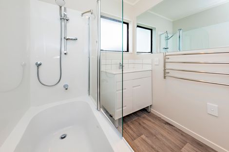 Photo of property in 1/6 Hatherley Place, Clendon Park, Auckland, 2103