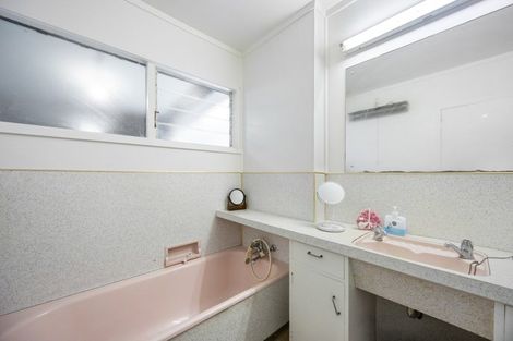 Photo of property in 115 Matipo Road, Mairangi Bay, Auckland, 0630