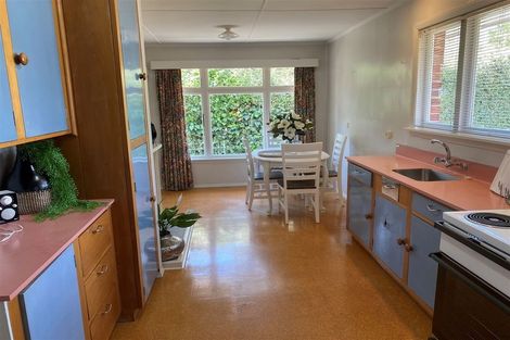 Photo of property in 6 Haynes Avenue, Upper Riccarton, Christchurch, 8041