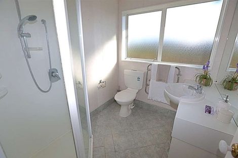 Photo of property in 50 Corta Bella Place, Golflands, Auckland, 2013