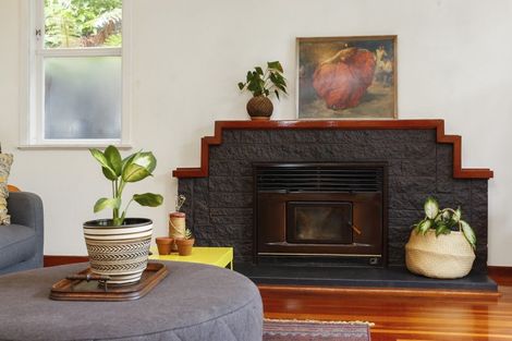 Photo of property in 17 Kapuka Road, Mangere Bridge, Auckland, 2022