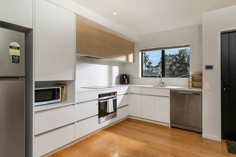 Photo of property in 31 Patrick Rice Drive, Swanson, Auckland, 0614