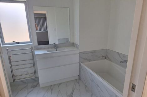 Photo of property in 78b Lincoln Park Avenue, Massey, Auckland, 0614