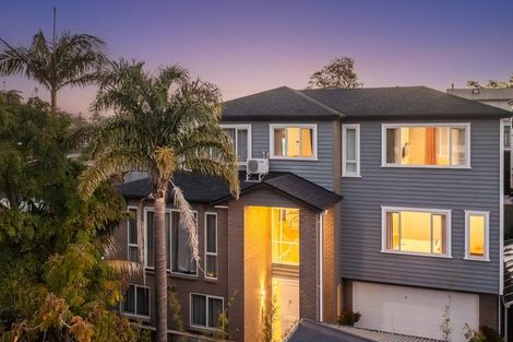 Photo of property in 25 Pupuke Road, Birkenhead, Auckland, 0627