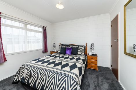 Photo of property in 2/299 Ruahine Street, Terrace End, Palmerston North, 4410