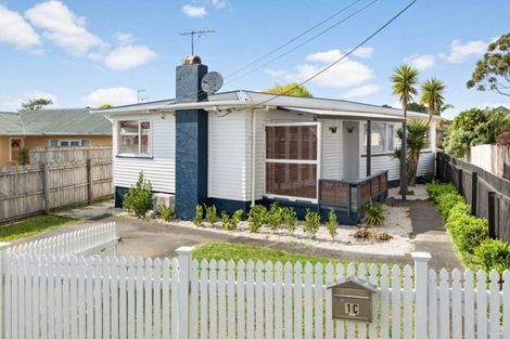 Photo of property in 1c Kuaka Place, New Lynn, Auckland, 0600