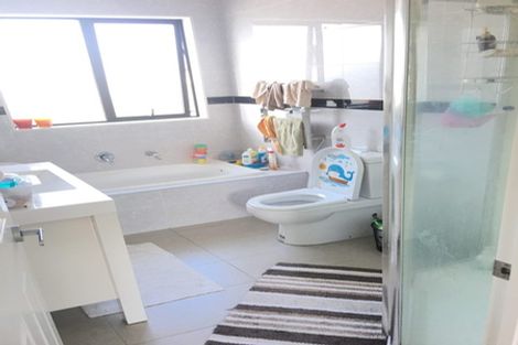 Photo of property in 67d Sabulite Road, Kelston, Auckland, 0602