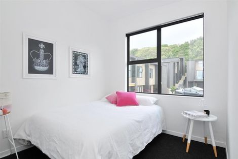 Photo of property in 2/20 Trent Street, Island Bay, Wellington, 6023