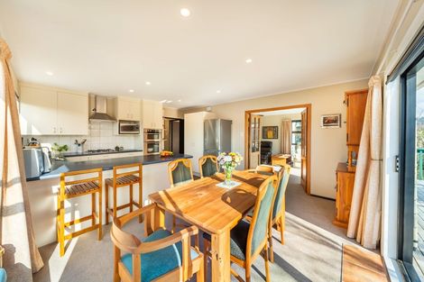 Photo of property in 4 Raynham Way, Silverstream, Upper Hutt, 5019